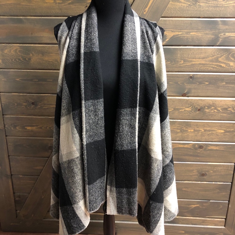 Amira Black Label vest